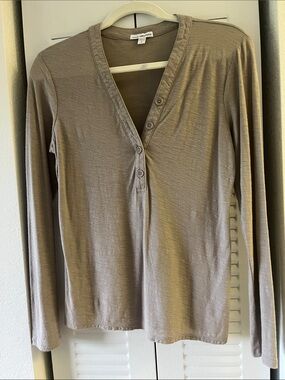 NWOTsJames Perse Long-Sleeve Henley Top in Taupe size Med